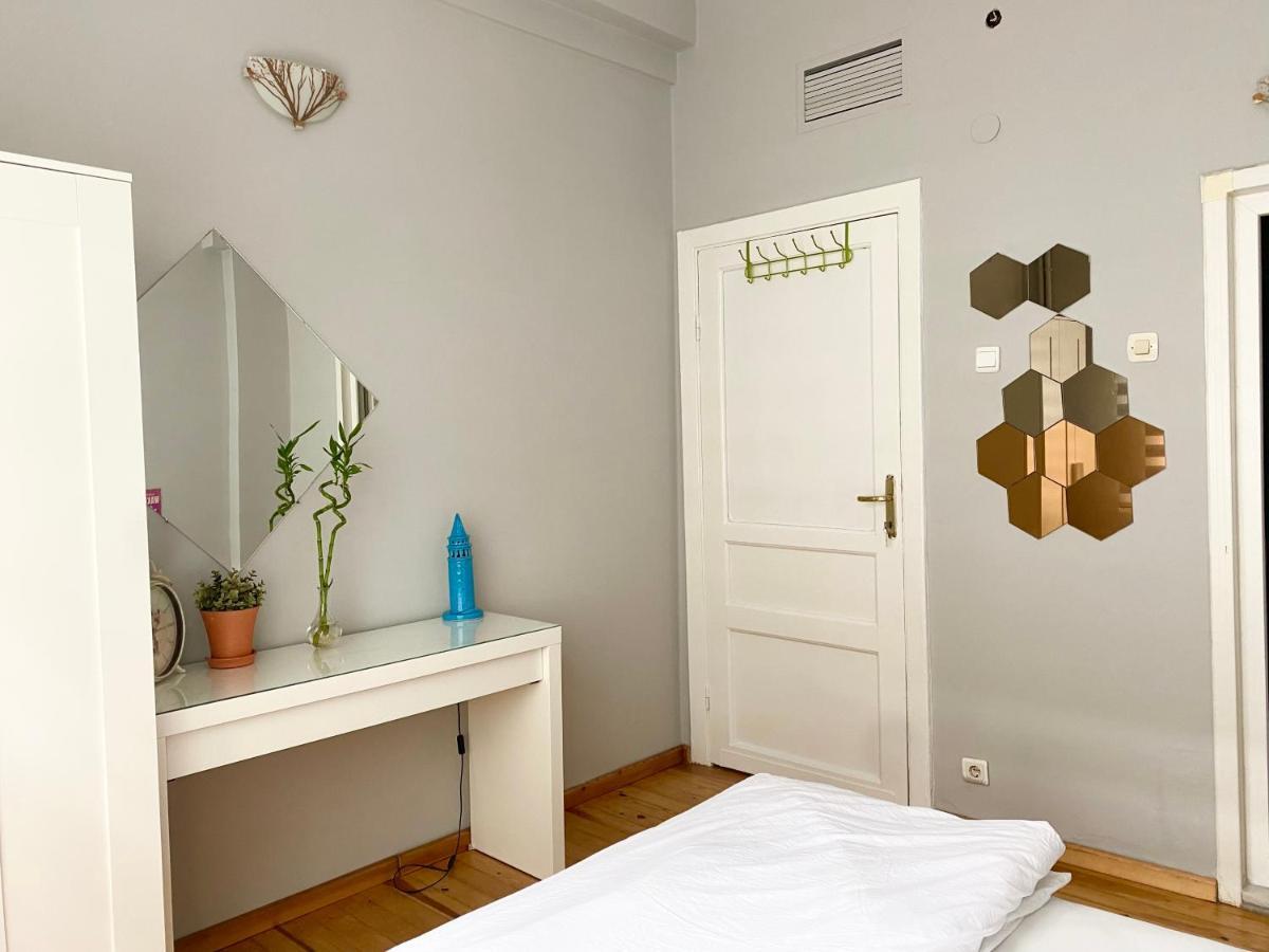 Windrose Hostel Istanbul Exterior photo